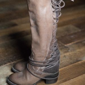 Freebird Coal Boots Size 7 in Women